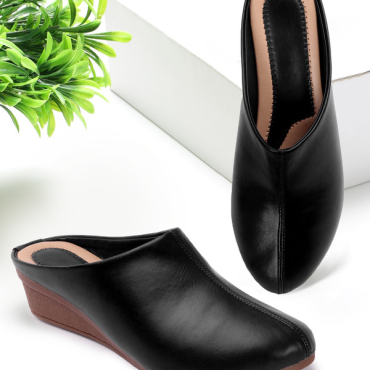 Black mule shoes