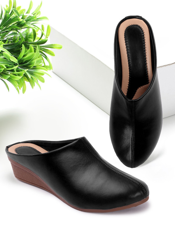 Black mule shoes