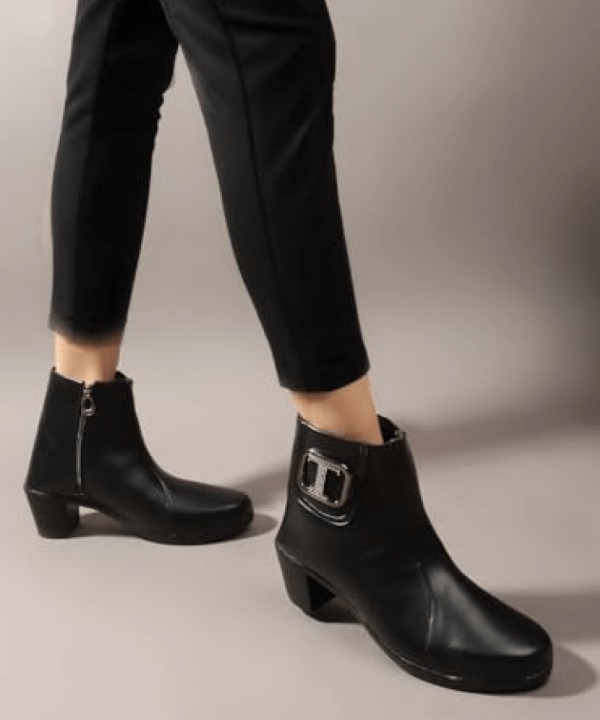 Stylish Women's Boots-140