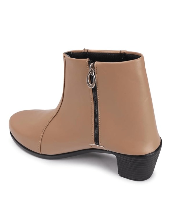 Stylish Women's Boots Beige 474