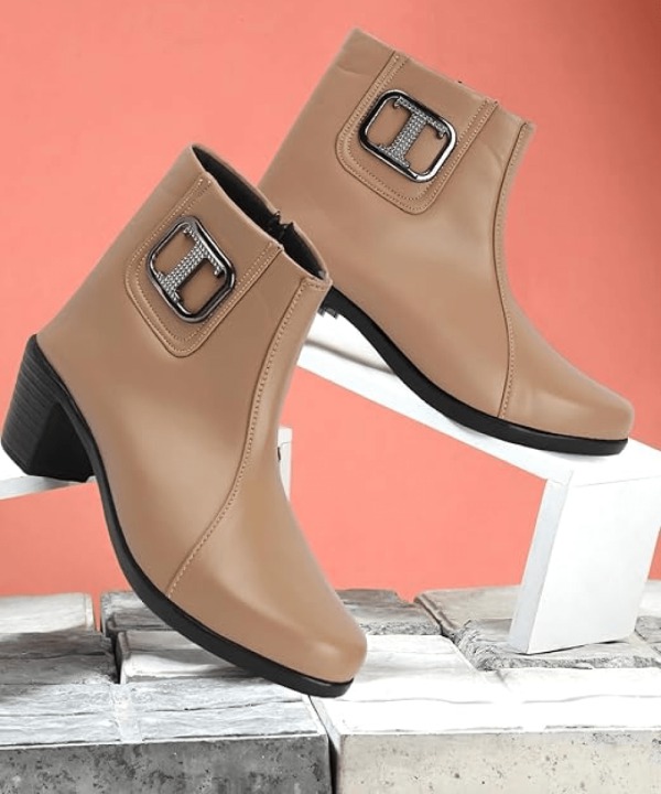 Stylish Women's Boots Beige 498